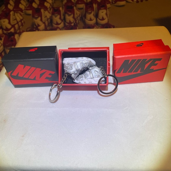 Nike Silver Sneaker Keychain - Picture 3 of 3